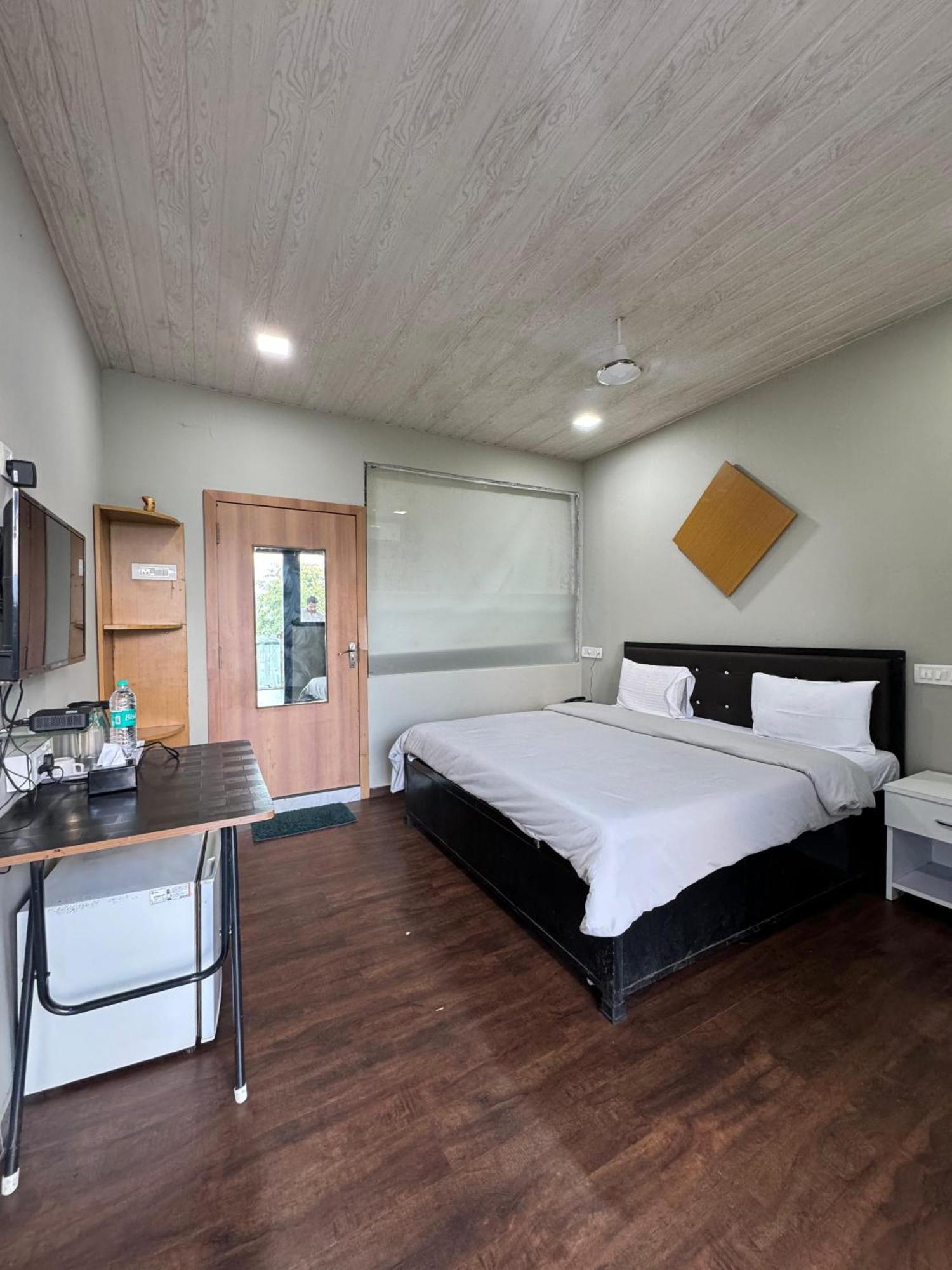 The Canvas Resort In Lonavla 外观 照片