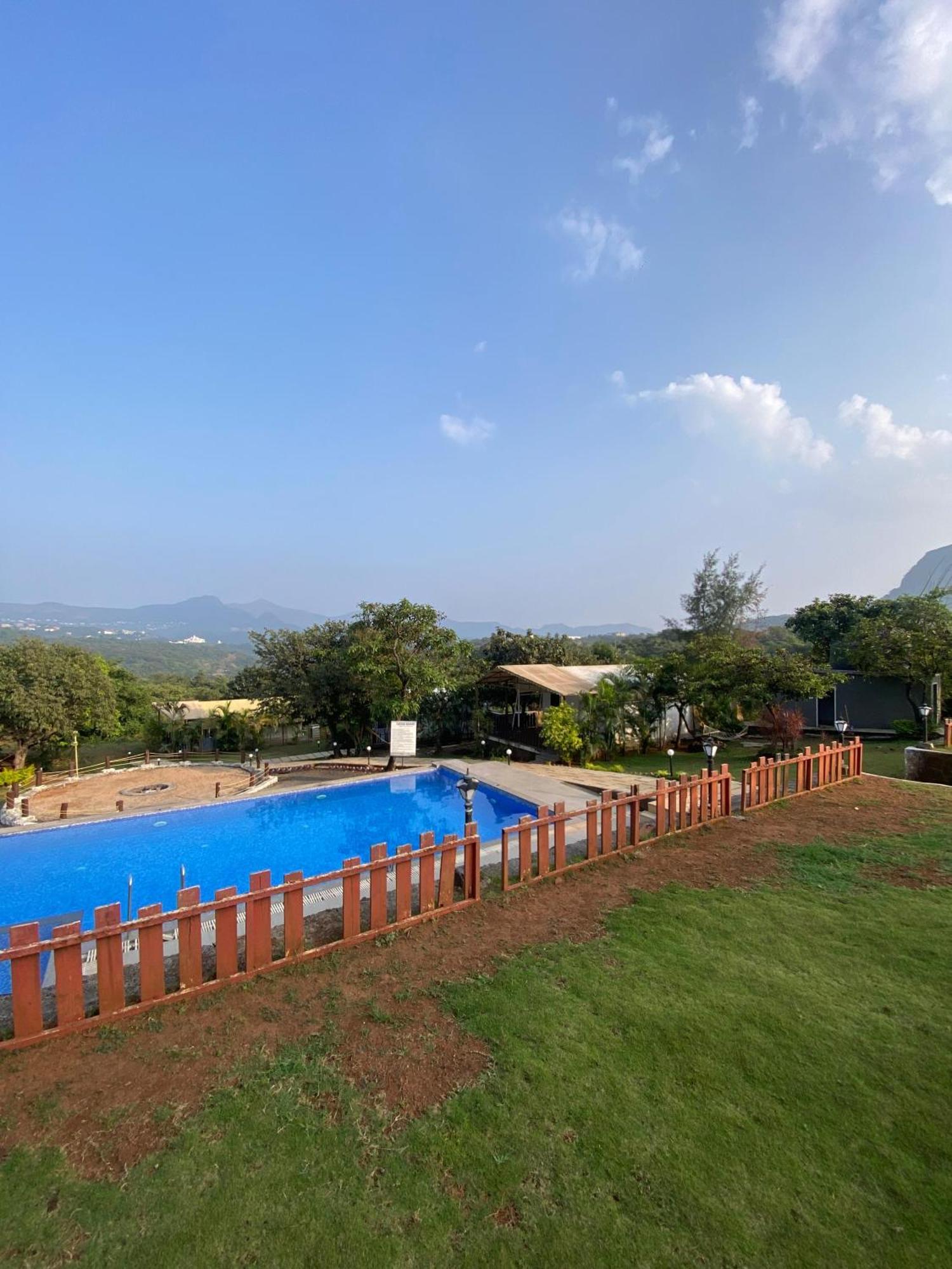 The Canvas Resort In Lonavla 外观 照片