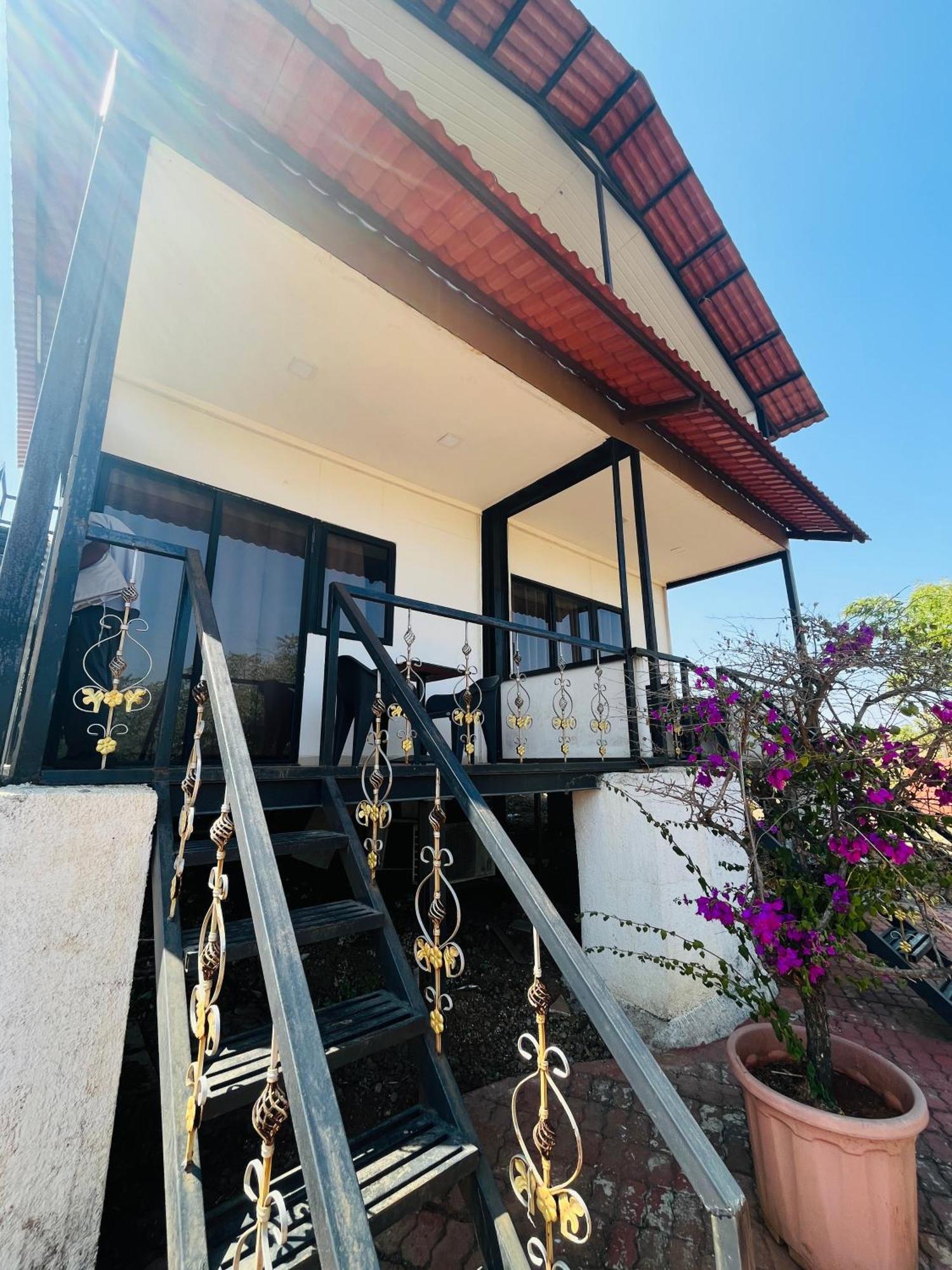 The Canvas Resort In Lonavla 外观 照片
