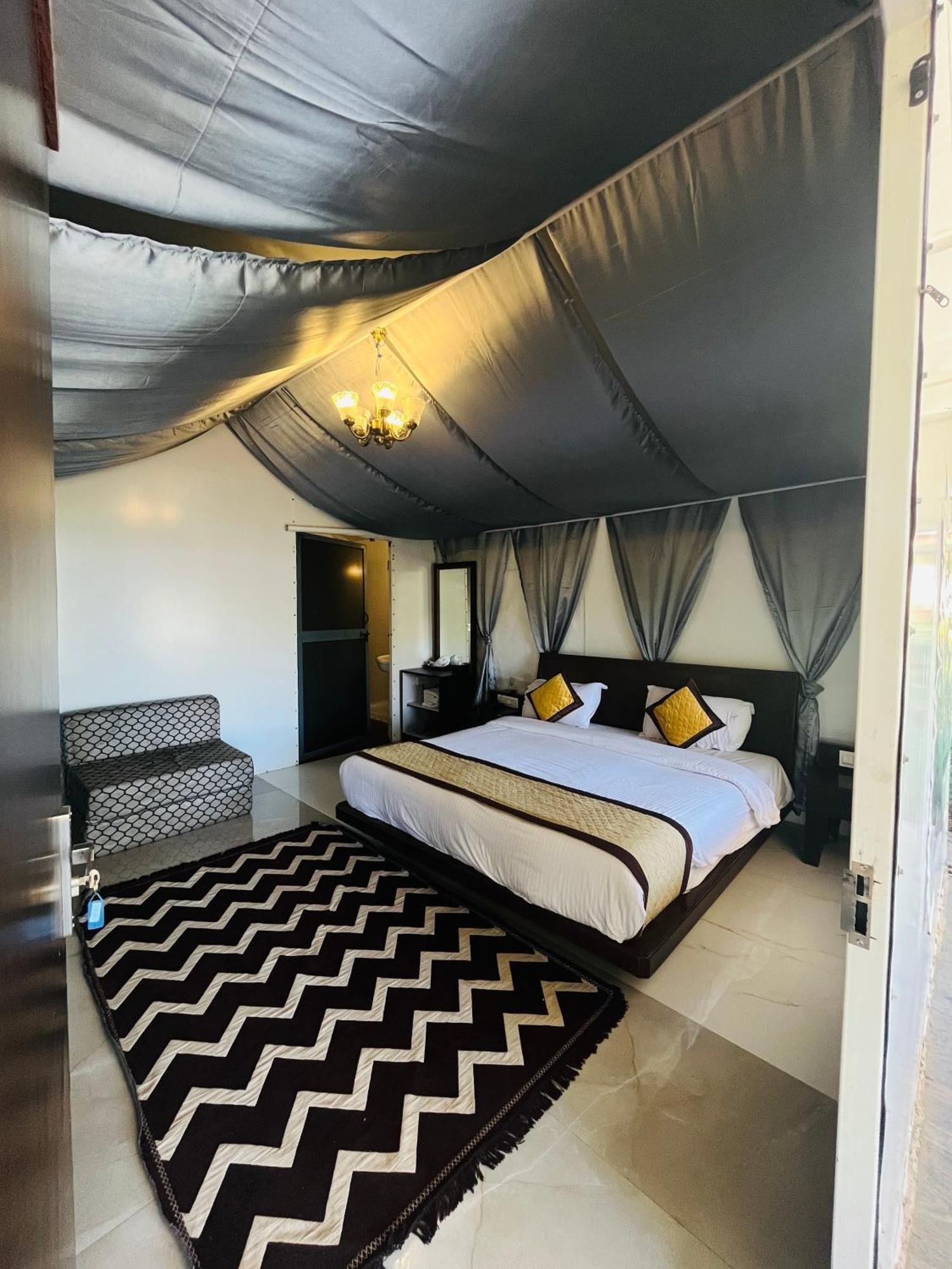 The Canvas Resort In Lonavla 外观 照片
